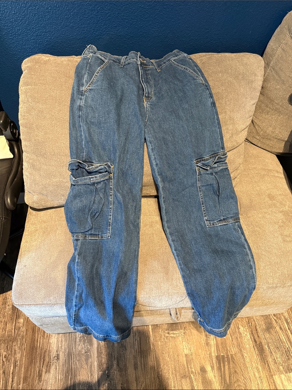 Abound women’s Denim Cargo Jeans in Medium Blue